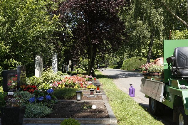 Ihr Partner für Dauergrabpflege, Vorsorge und Friedhofskultur in Bonn